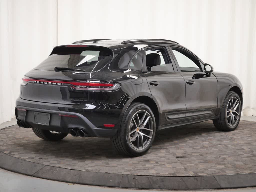 Thumbnail: 2026 Porsche Macan - 7