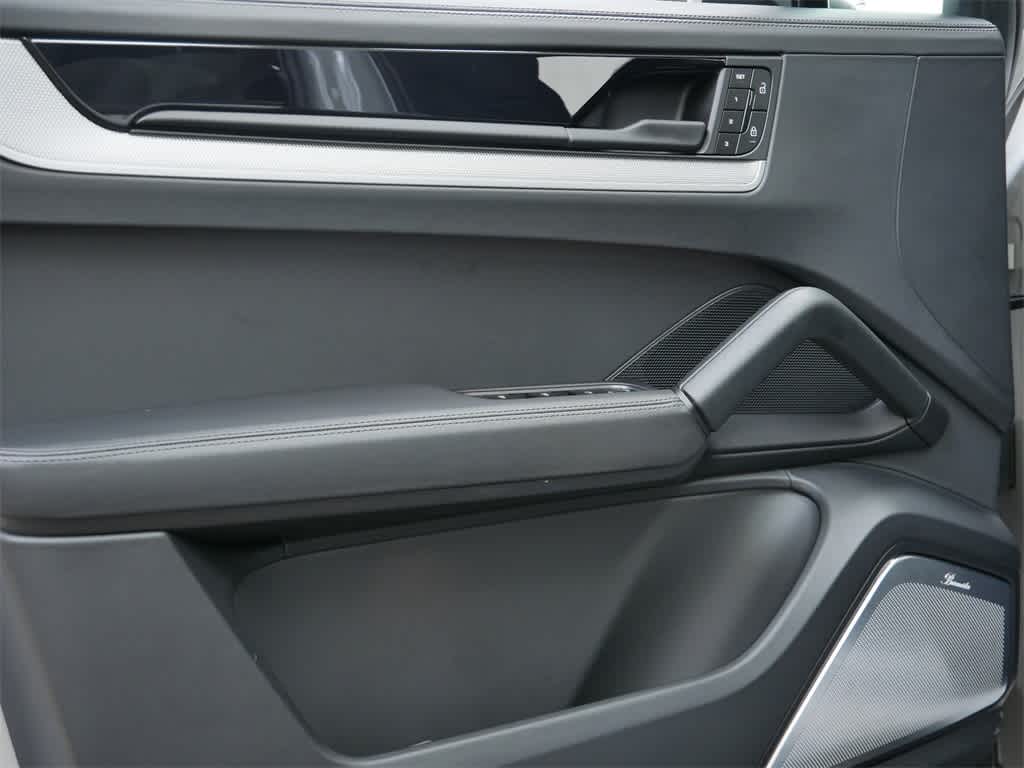 Thumbnail: 2025 Porsche Cayenne - 11