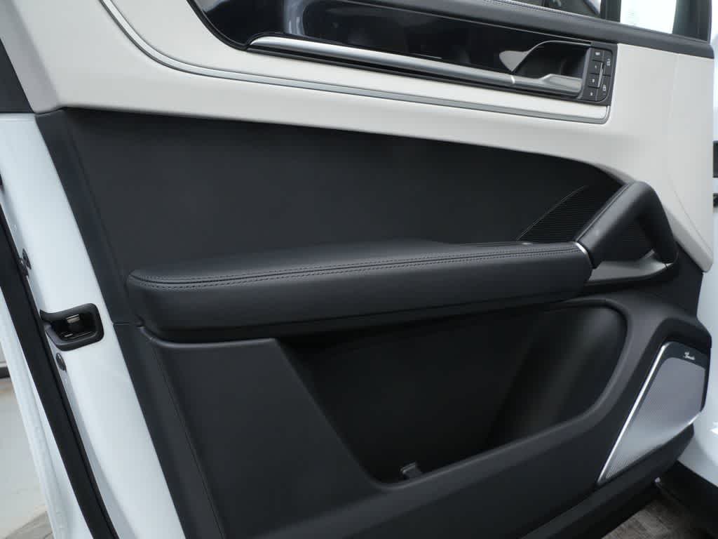 Thumbnail: 2026 Porsche Cayenne - 11