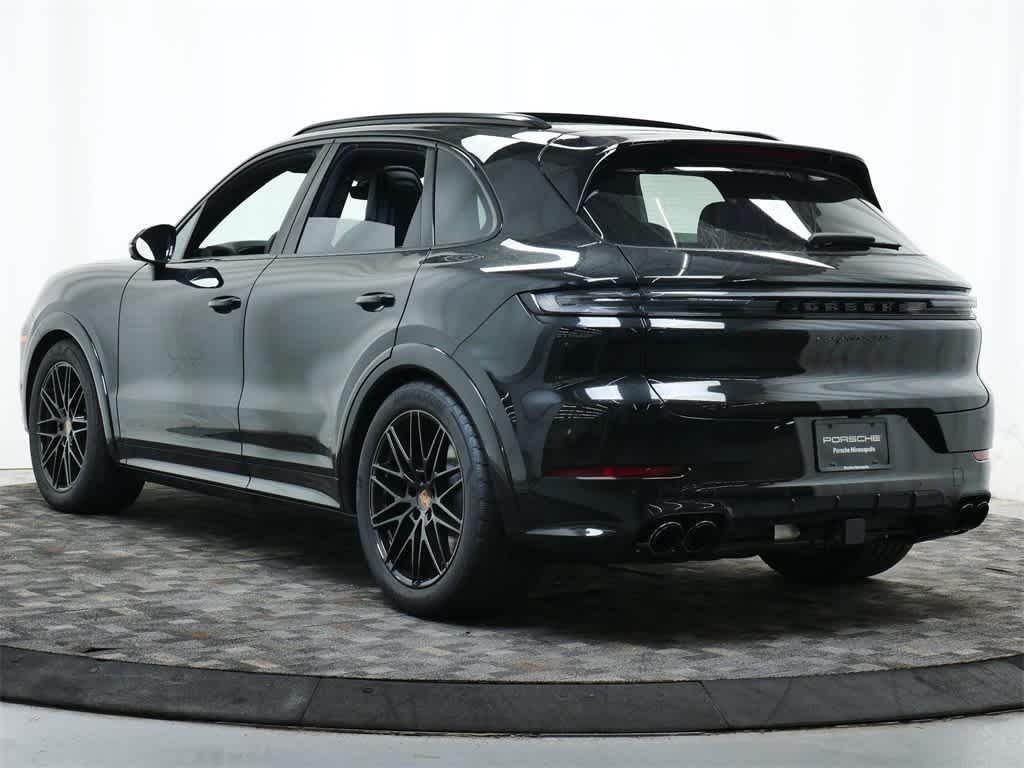 Thumbnail: 2025 Porsche Cayenne - 3