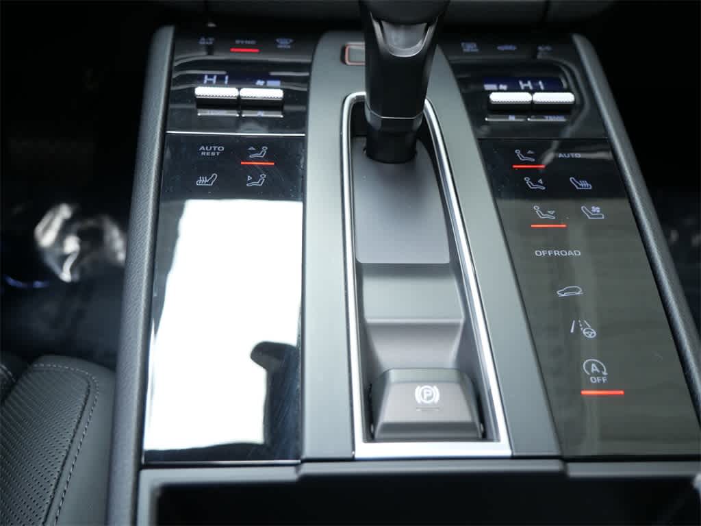 Thumbnail: 2025 Porsche Macan - 23