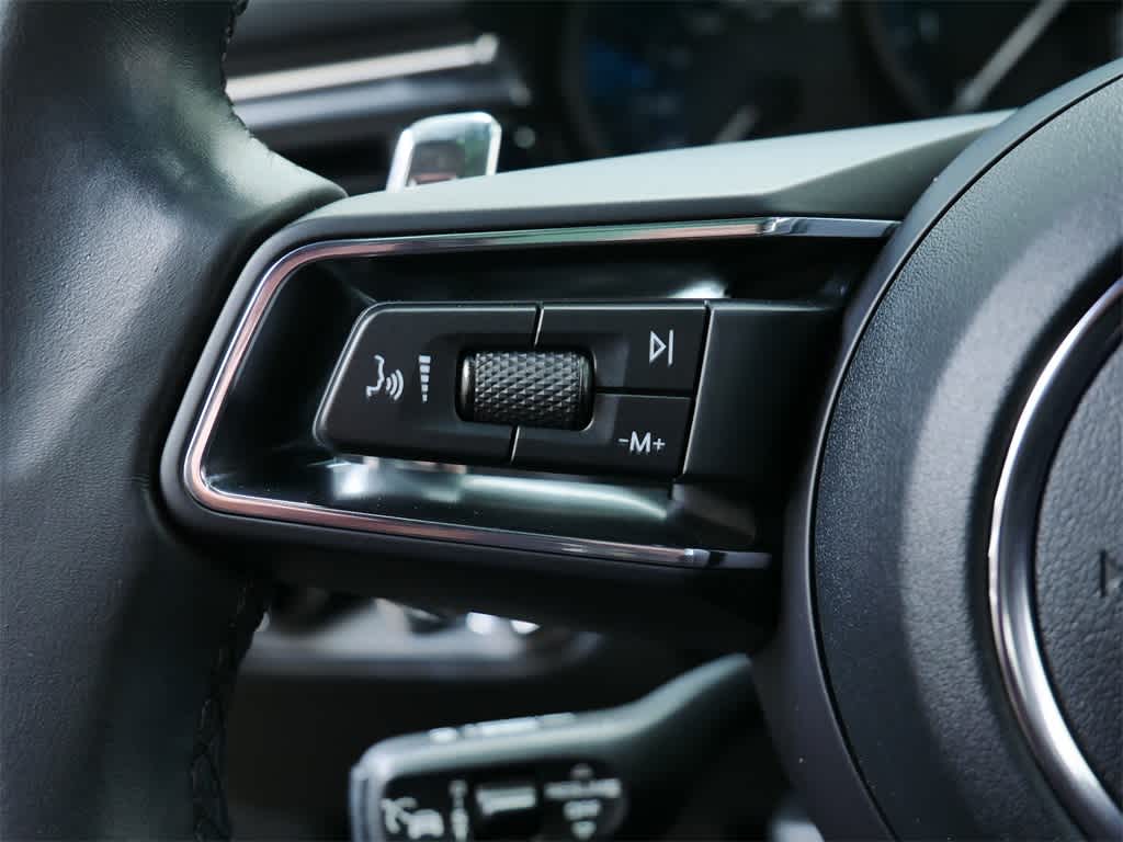 Thumbnail: 2023 Porsche Macan - 20