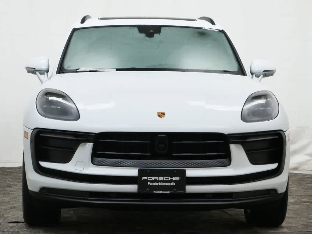 Thumbnail: 2025 Porsche Macan - 10
