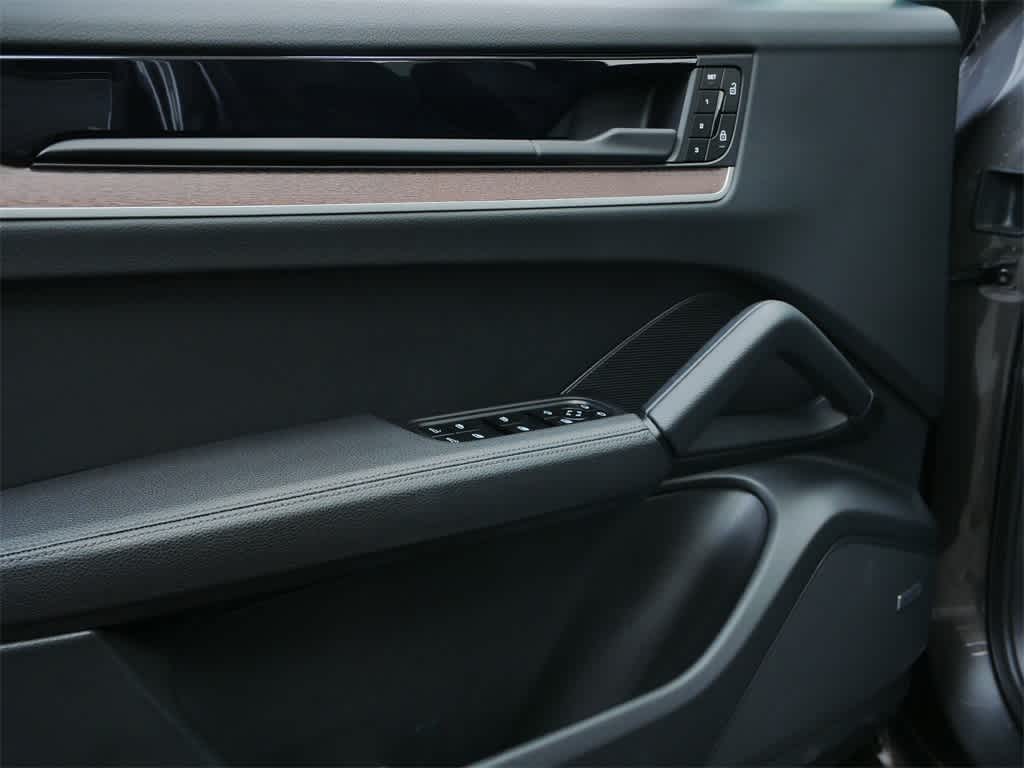 Thumbnail: 2025 Porsche Cayenne - 11