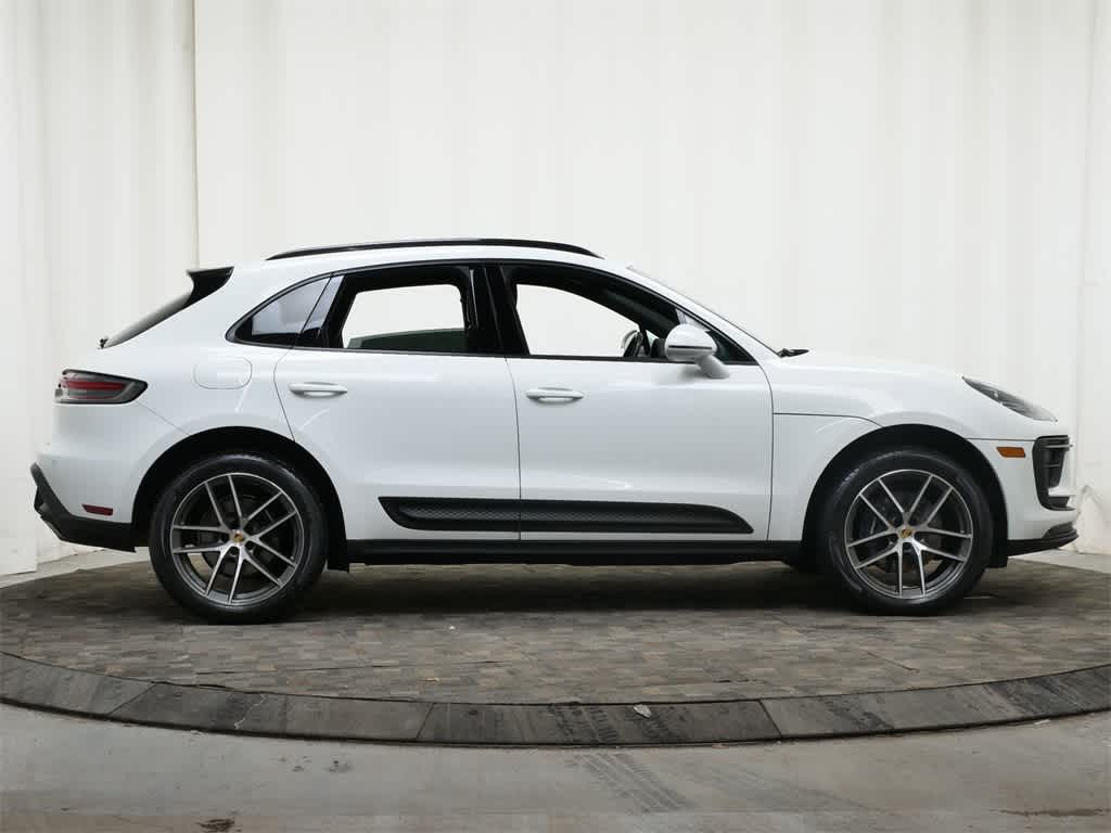 Thumbnail: 2023 Porsche Macan - 8