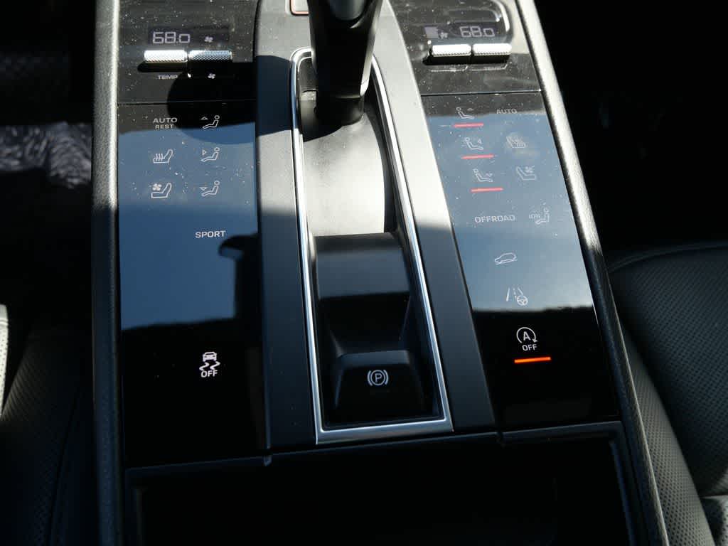 Thumbnail: 2023 Porsche Macan - 17