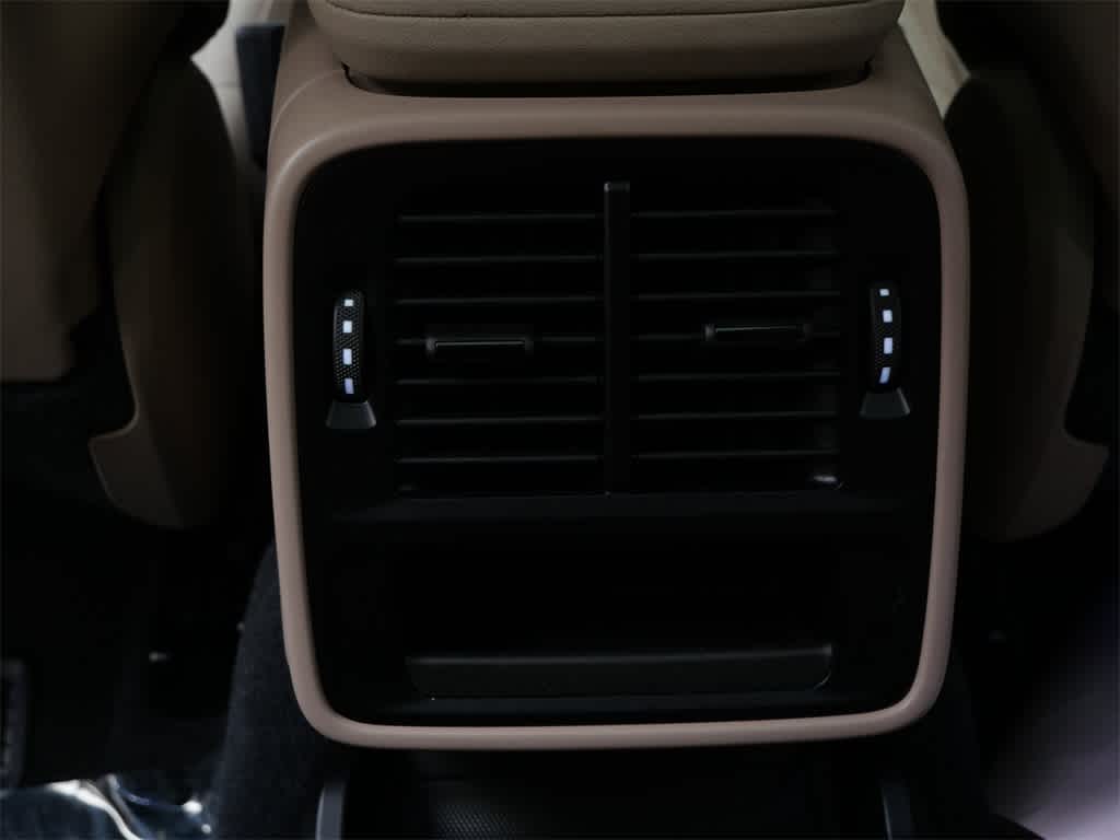 Thumbnail: 2023 Porsche Taycan - 15