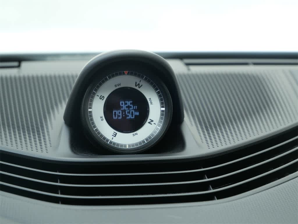 Thumbnail: 2023 Porsche Taycan - 25