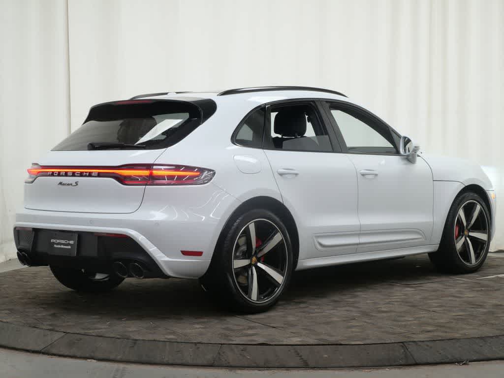 Thumbnail: 2026 Porsche Macan - 7