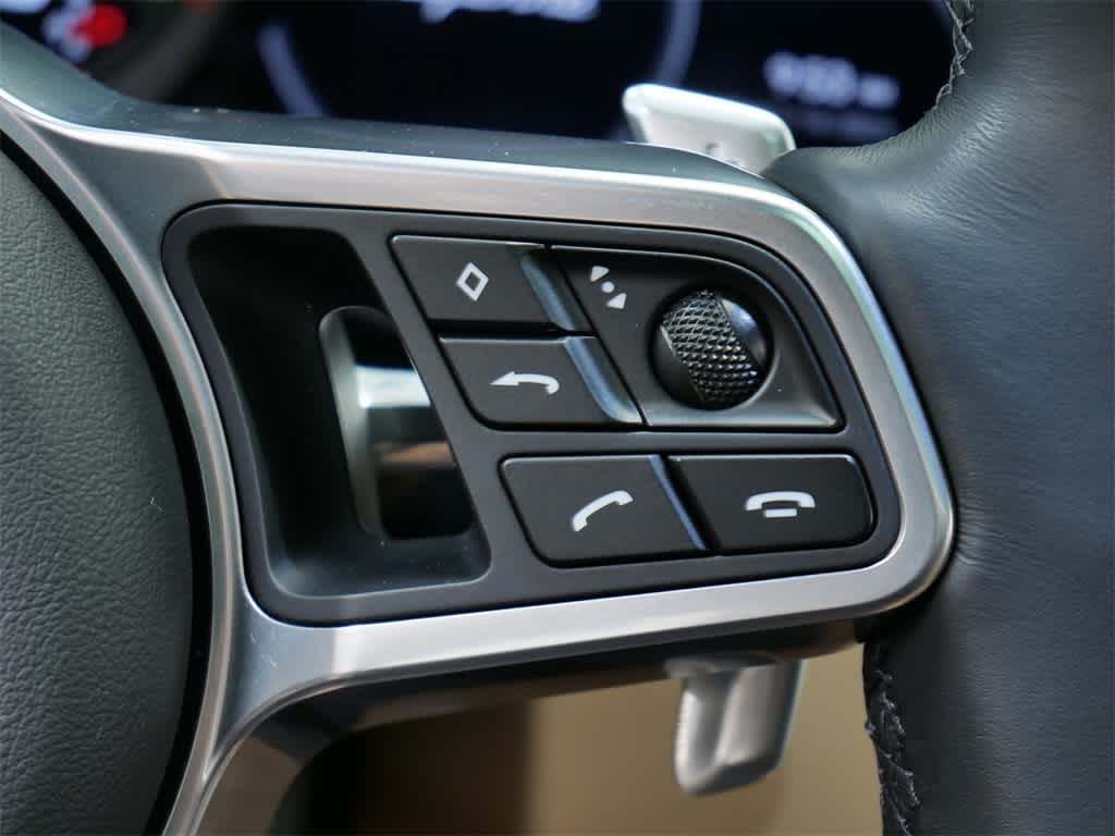 Thumbnail: 2022 Porsche Cayenne - 19