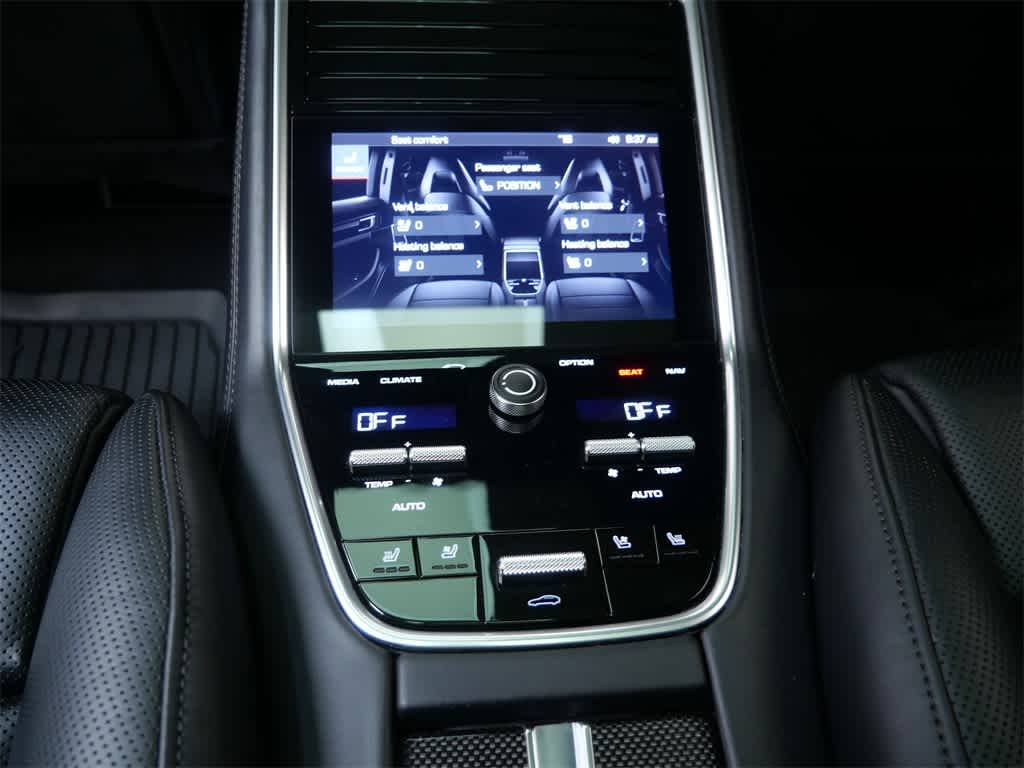 Thumbnail: 2018 Porsche Panamera - 15