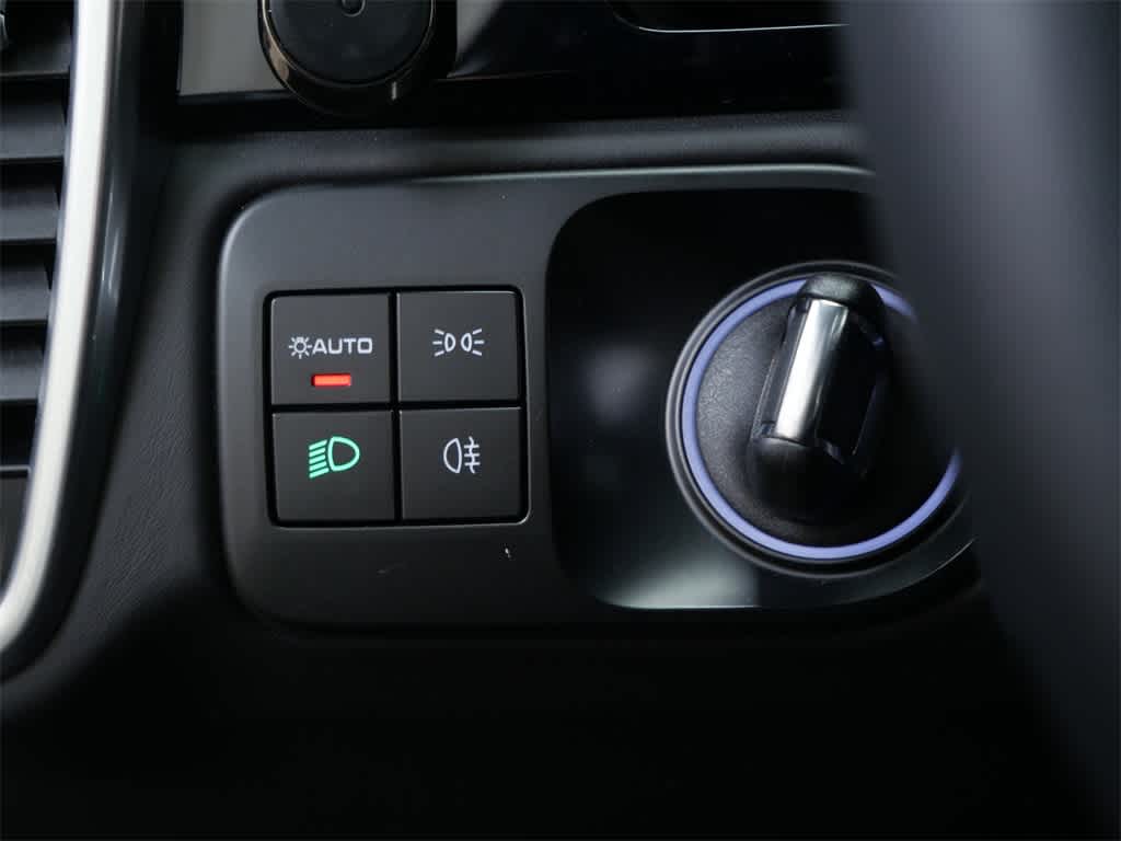 Thumbnail: 2023 Porsche Cayenne - 18