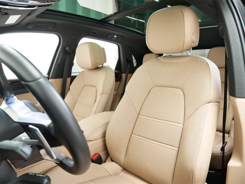 Thumbnail: 2023 Porsche Cayenne - 5