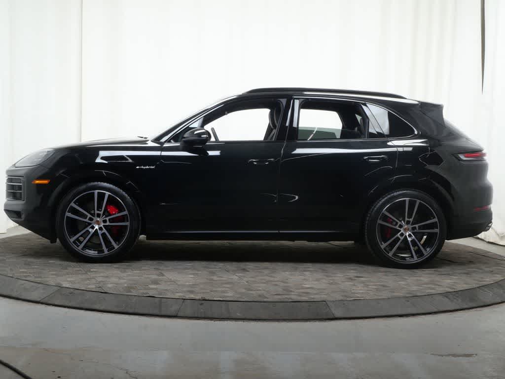 Thumbnail: 2026 Porsche Cayenne - 2