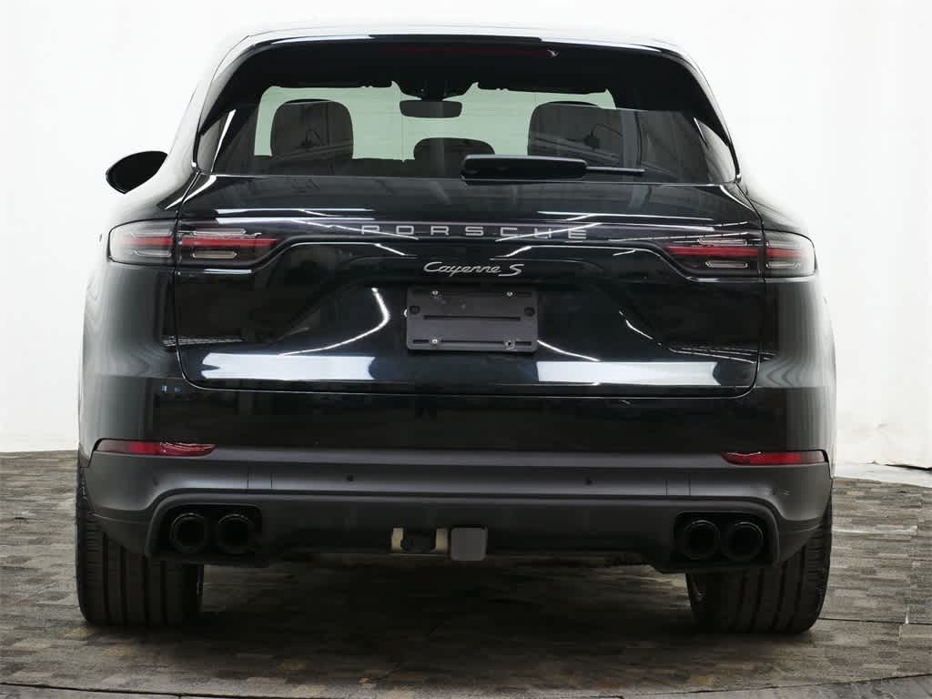 Thumbnail: 2023 Porsche Cayenne - 6