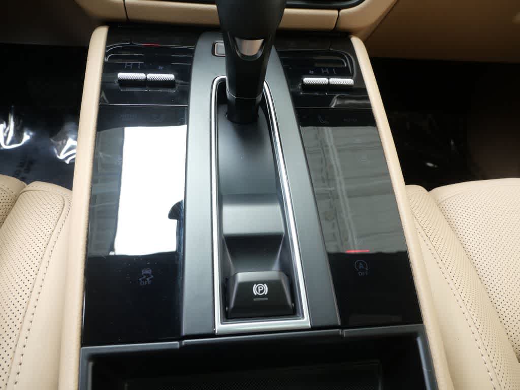 Thumbnail: 2026 Porsche Macan - 15