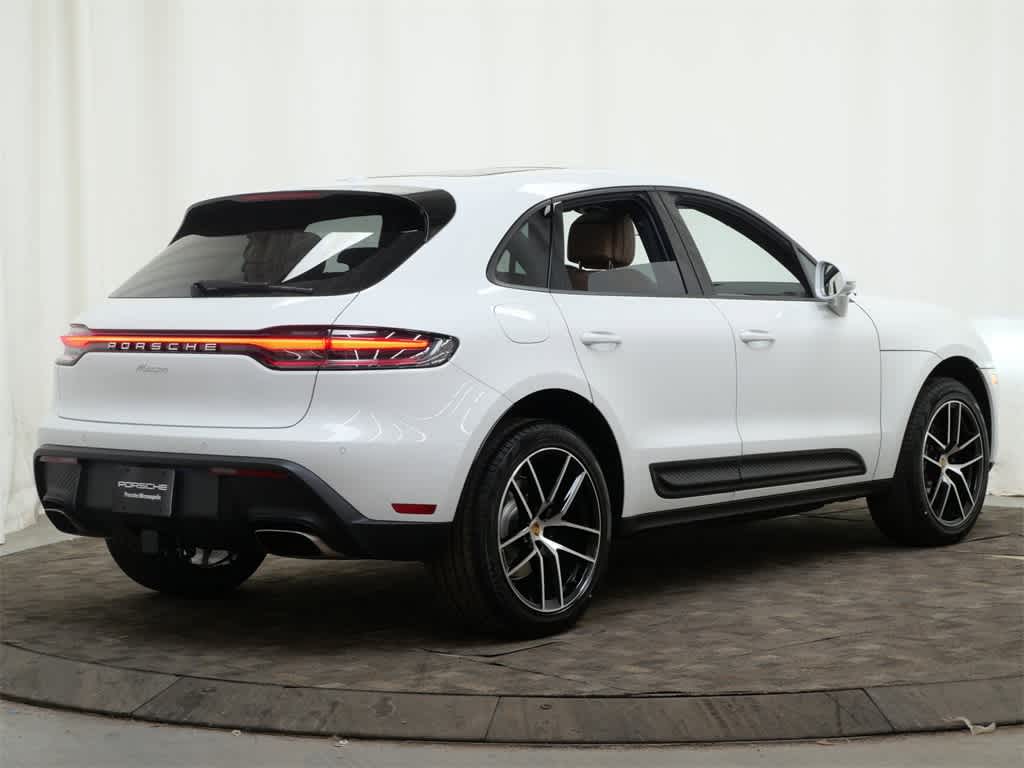 Thumbnail: 2026 Porsche Macan - 7