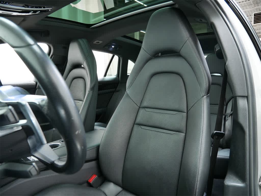 Thumbnail: 2020 Porsche Panamera - 5