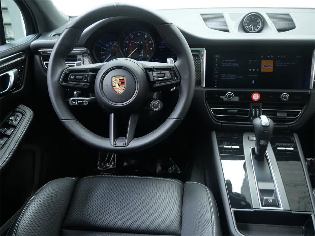 Thumbnail: 2026 Porsche Macan - 18