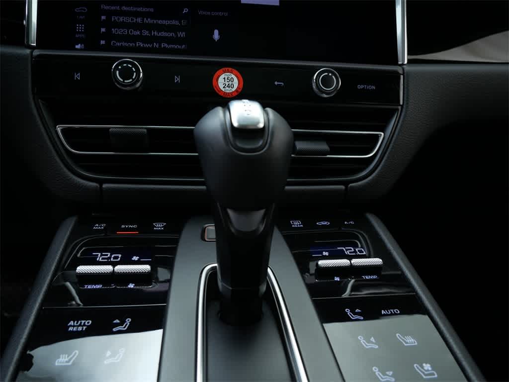 Thumbnail: 2025 Porsche Macan - 24