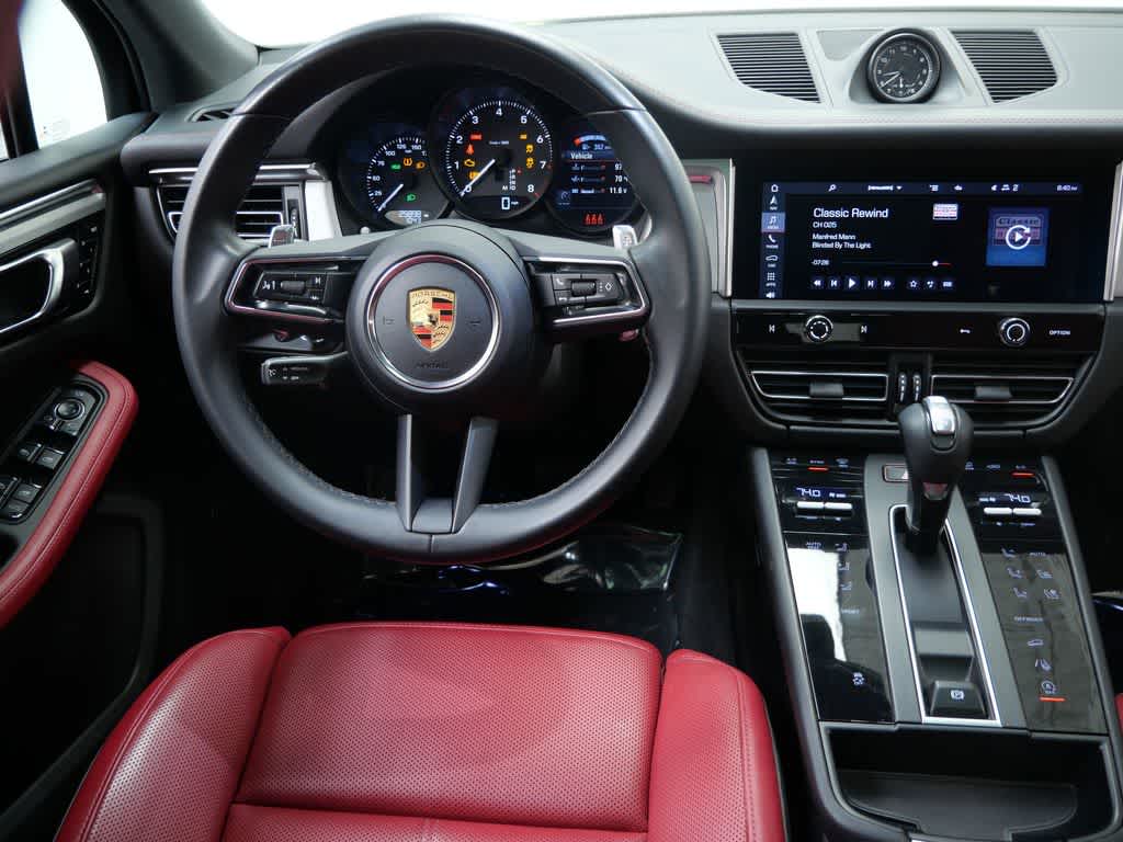 Thumbnail: 2022 Porsche Macan - 16