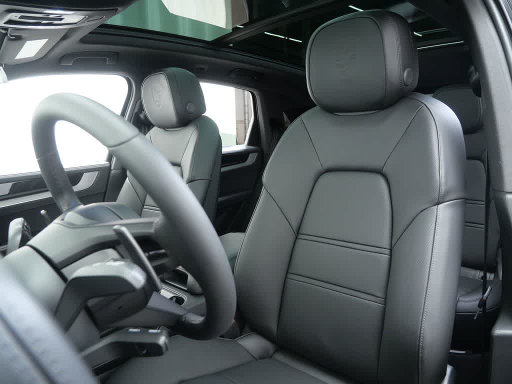 Thumbnail: 2026 Porsche Cayenne - 5