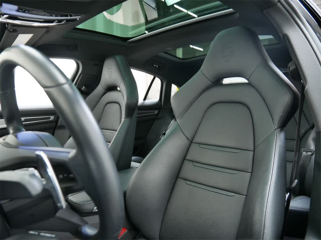 Thumbnail: 2023 Porsche Panamera - 5
