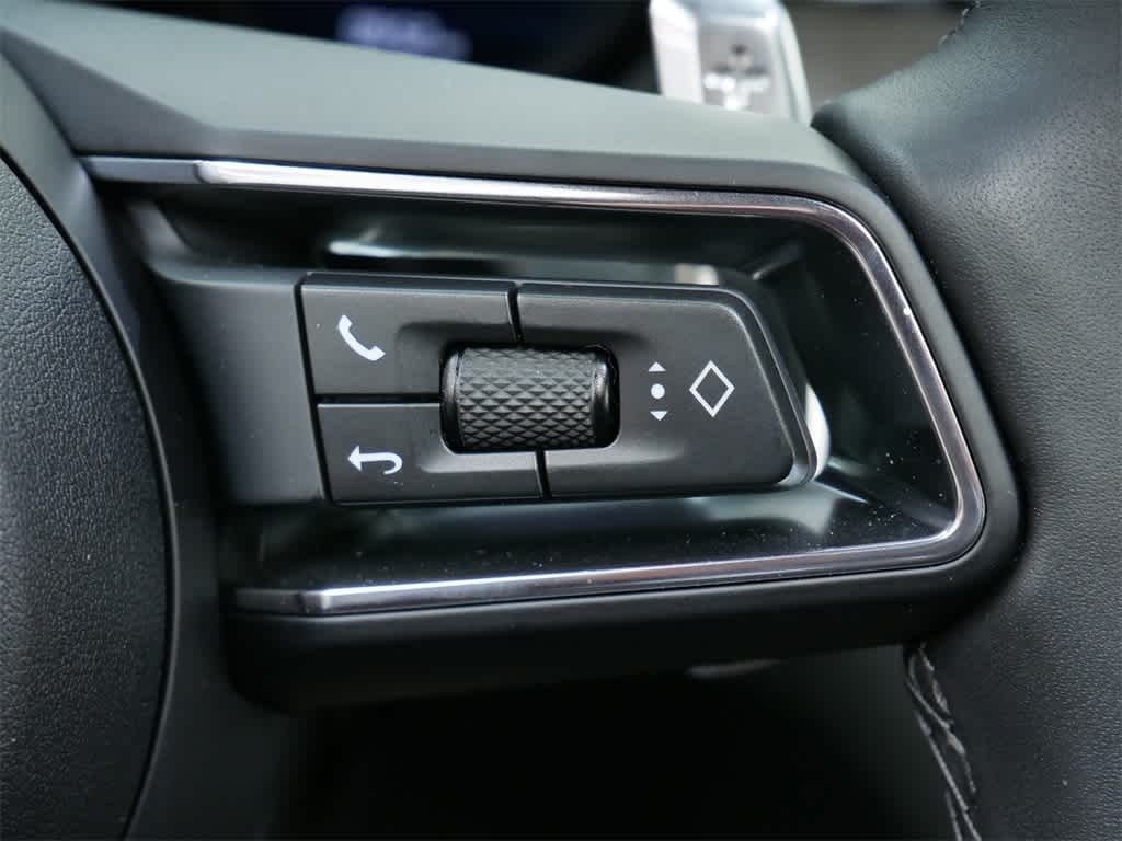 Thumbnail: 2025 Porsche Macan - 20