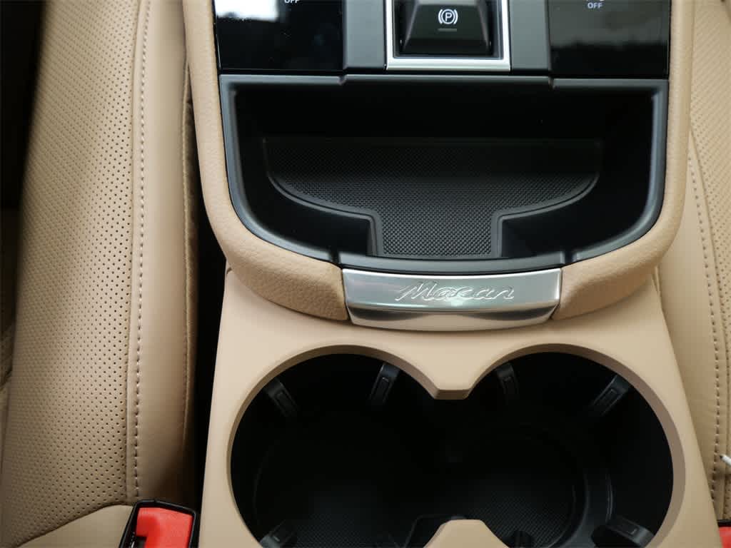 Thumbnail: 2026 Porsche Macan - 21