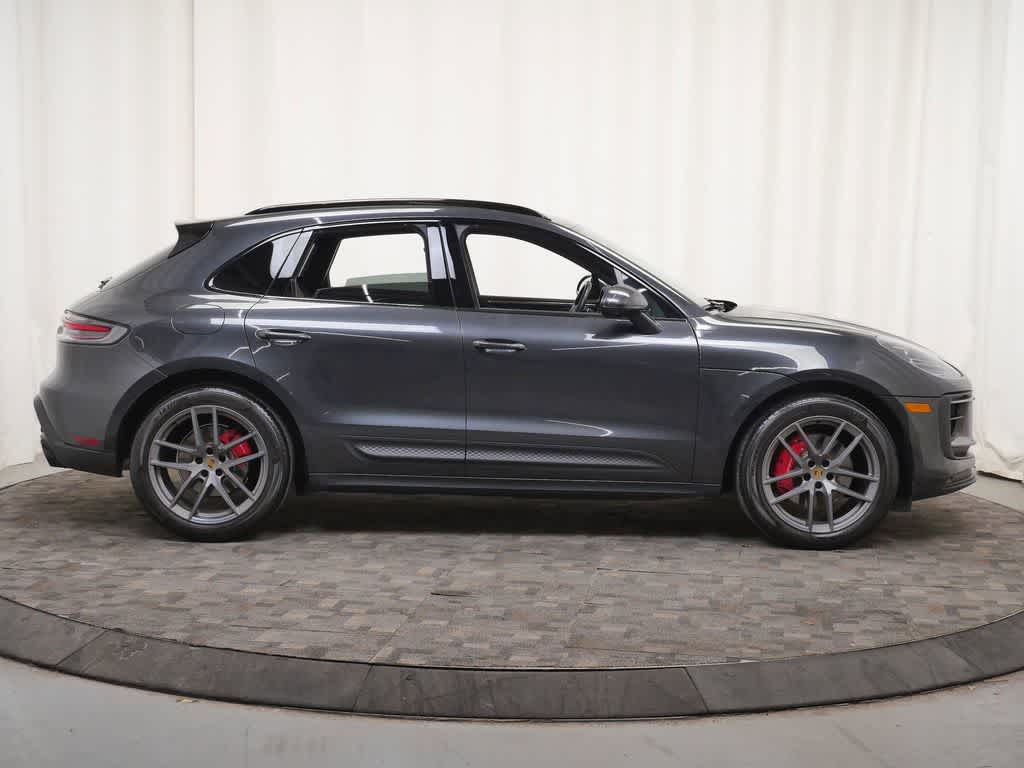 Thumbnail: 2023 Porsche Macan - 8
