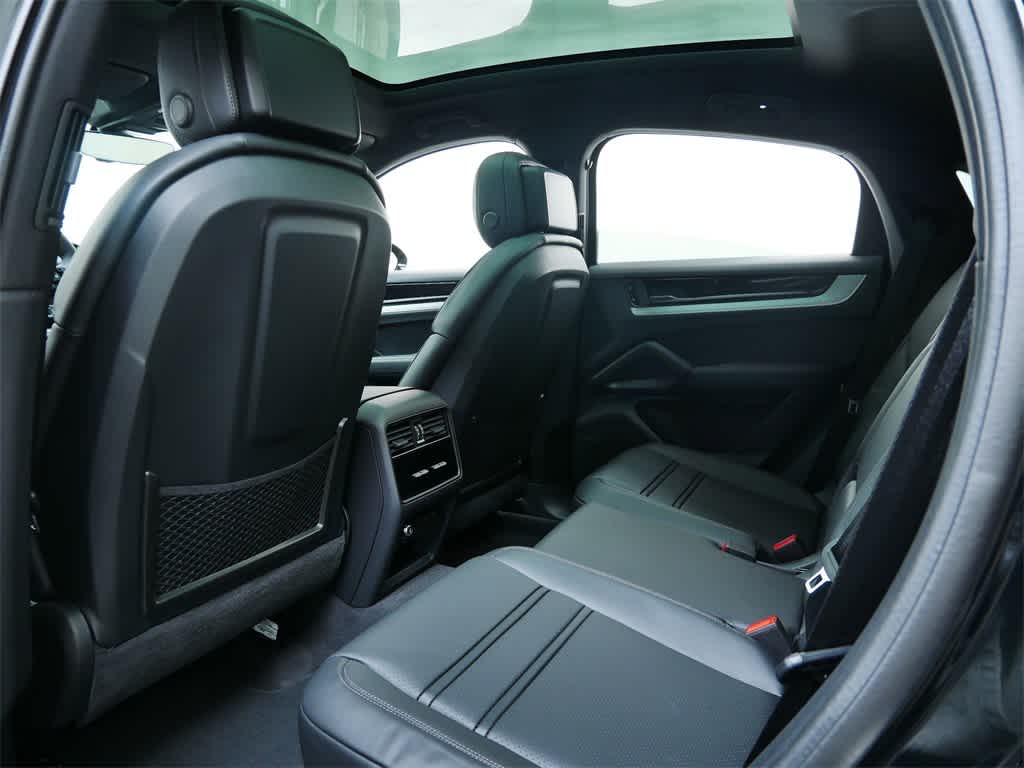 Thumbnail: 2026 Porsche Cayenne - 14