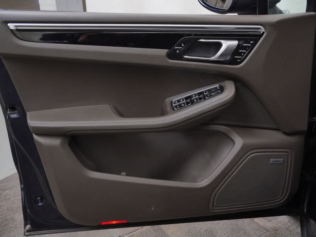 Thumbnail: 2018 Porsche Macan - 11