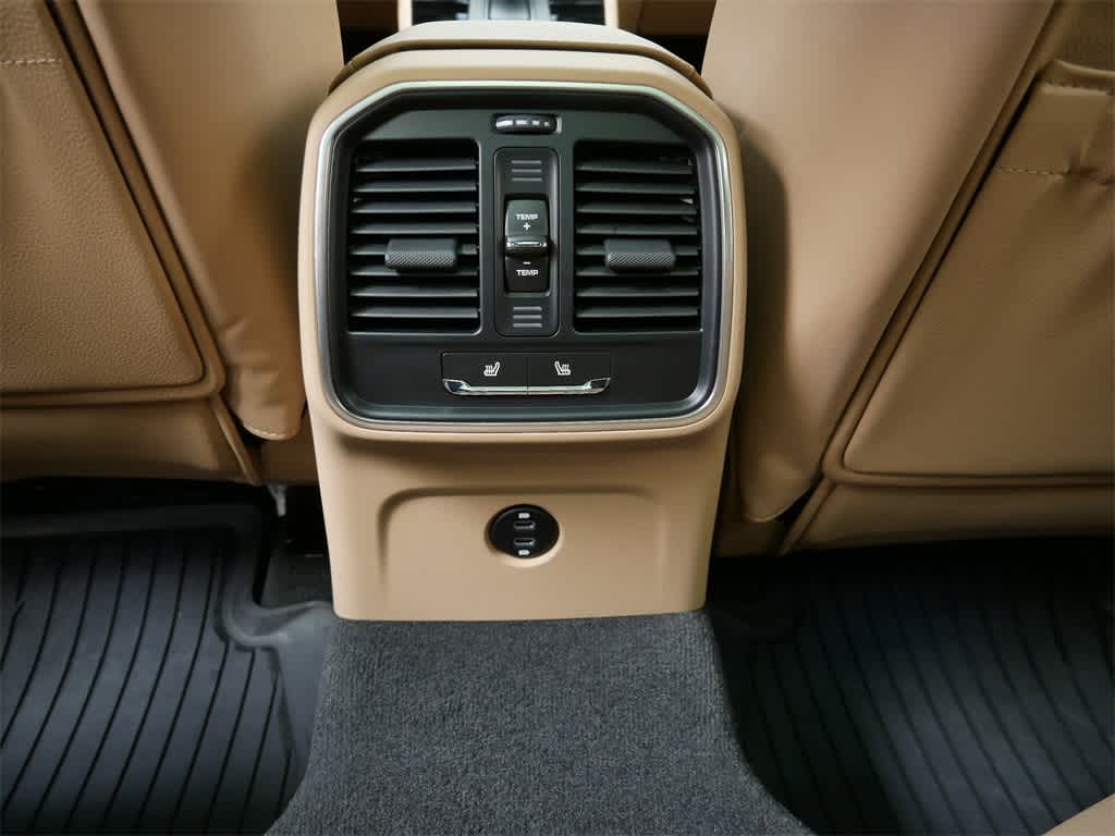 Thumbnail: 2025 Porsche Macan - 15