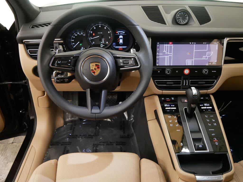 Thumbnail: 2026 Porsche Macan - 16