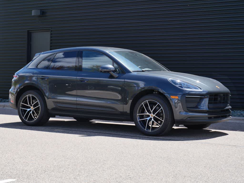 Thumbnail: 2023 Porsche Macan - 28