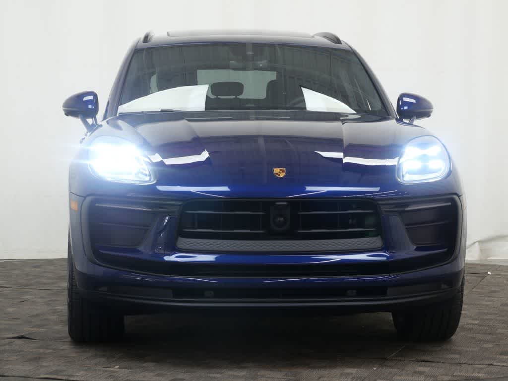 Thumbnail: 2025 Porsche Macan - 10