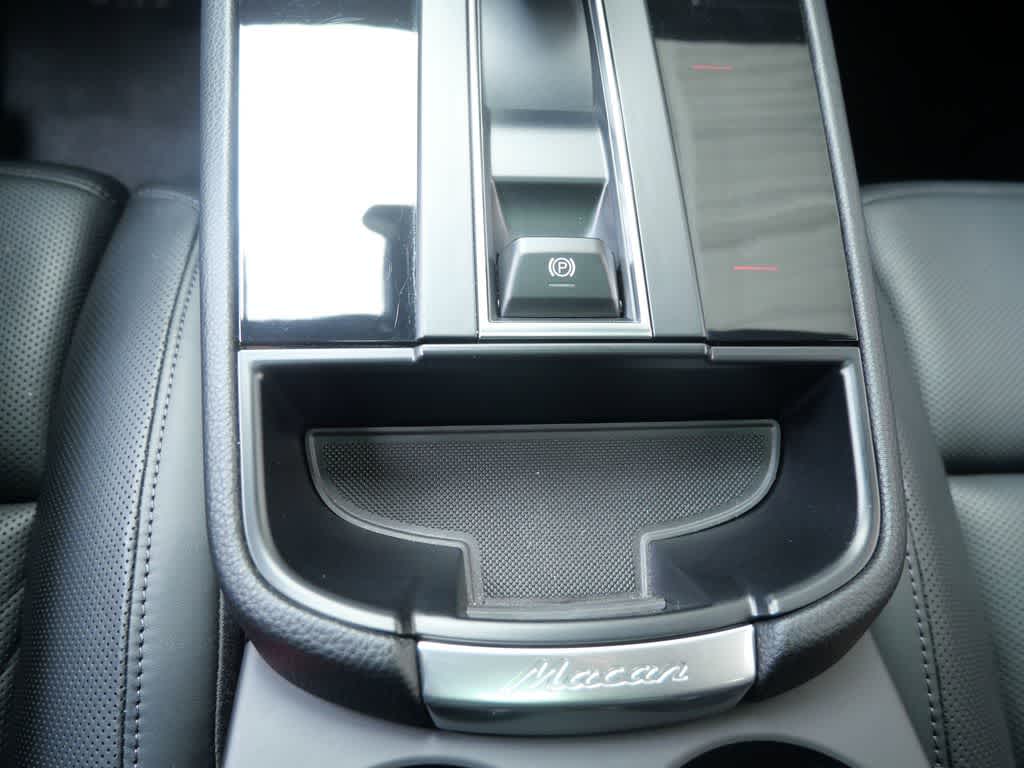 Thumbnail: 2024 Porsche Macan - 21