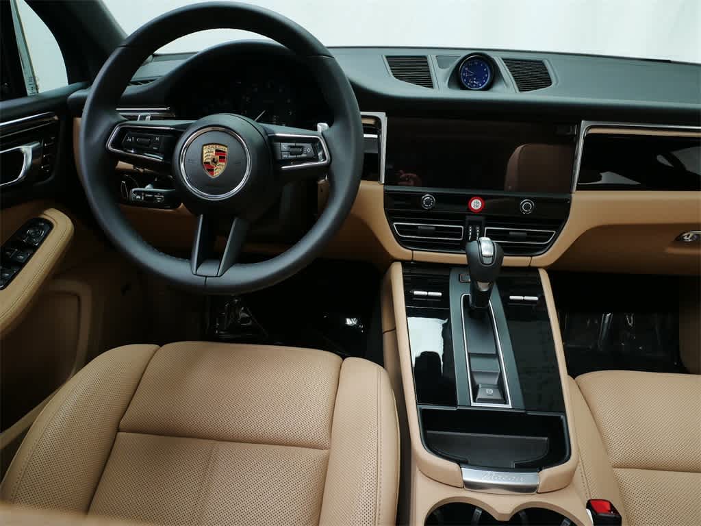 Thumbnail: 2025 Porsche Macan - 16