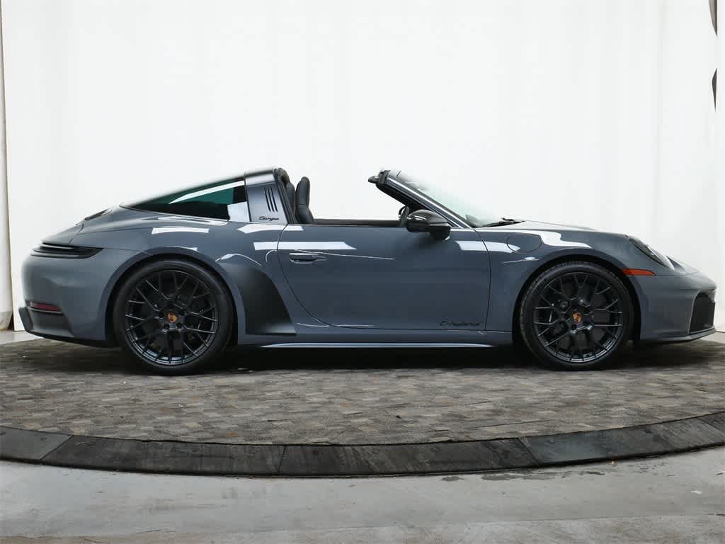 Thumbnail: 2025 Porsche 911 - 8