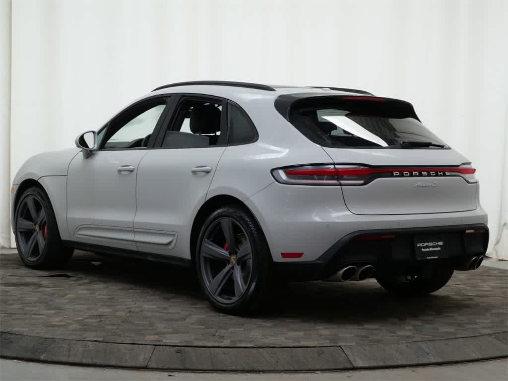 Thumbnail: 2026 Porsche Macan - 3