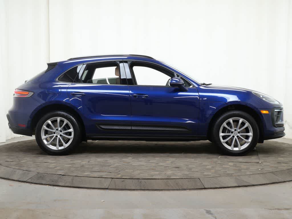 Thumbnail: 2025 Porsche Macan - 8