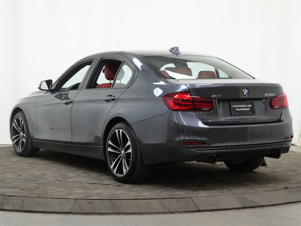 Thumbnail: 2018 BMW 3 Series - 3