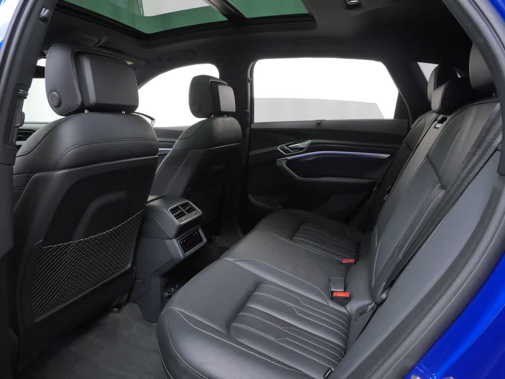 Thumbnail: 2024 Audi SQ8 e-tron - 14