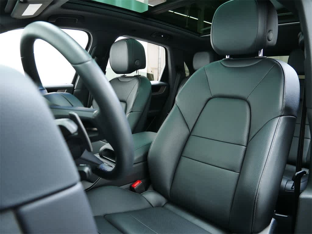 Thumbnail: 2025 Porsche Cayenne - 5