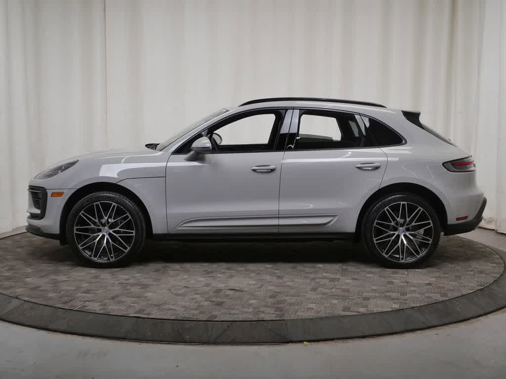 Thumbnail: 2026 Porsche Macan - 2