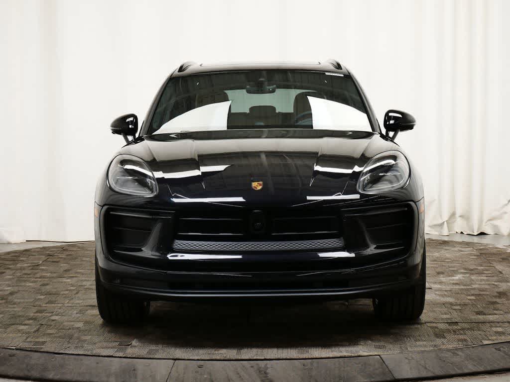 Thumbnail: 2026 Porsche Macan - 10