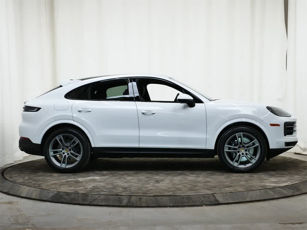 Thumbnail: 2026 Porsche Macan - 8