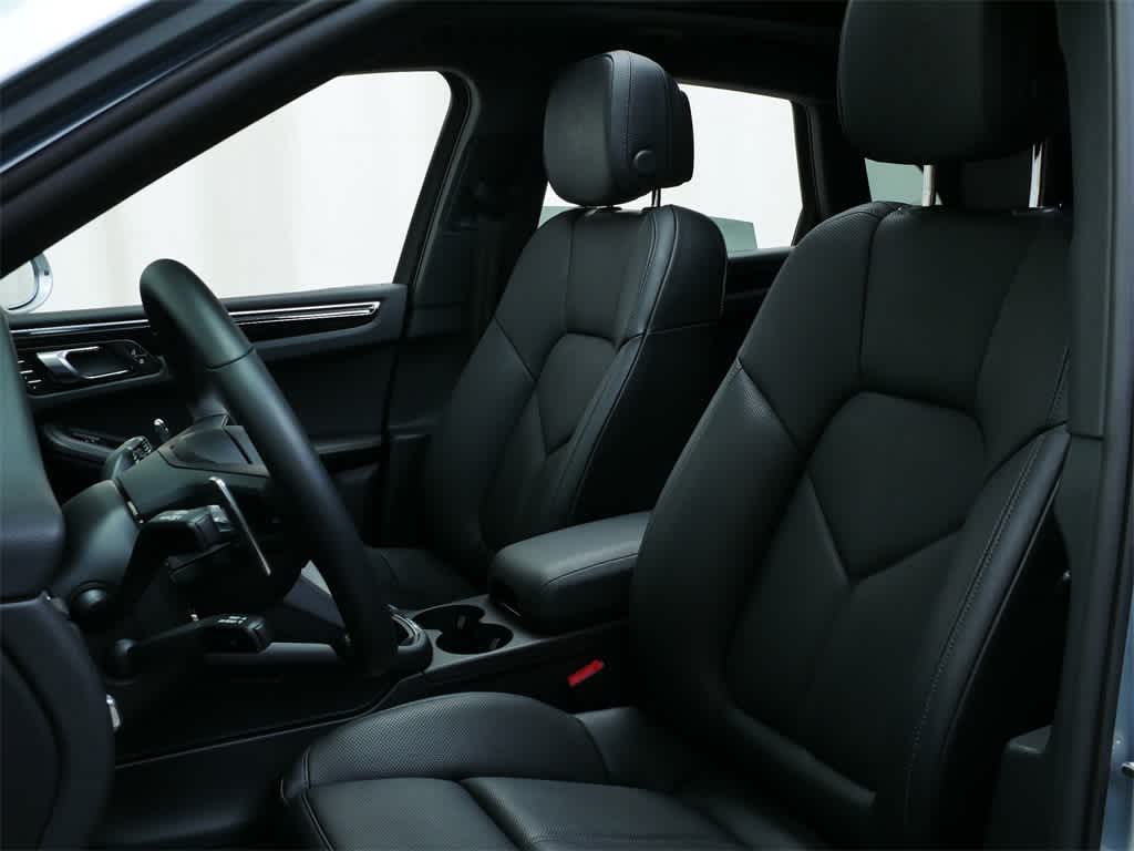 2025 Porsche Macan  5