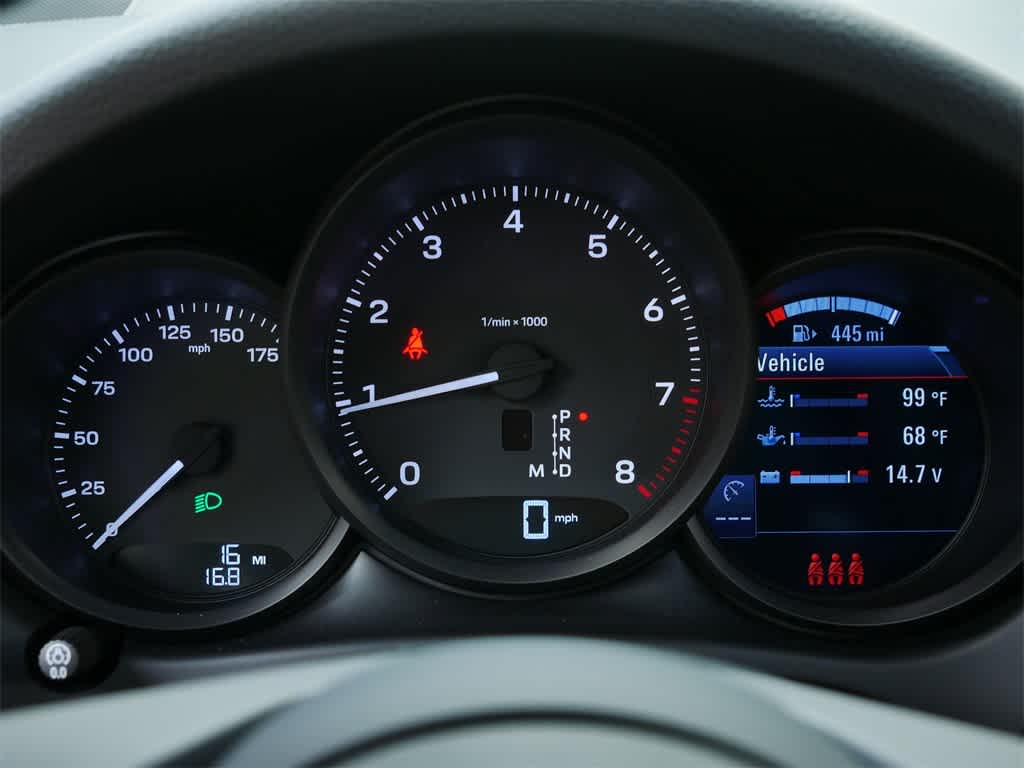 Thumbnail: 2026 Porsche Macan - 25