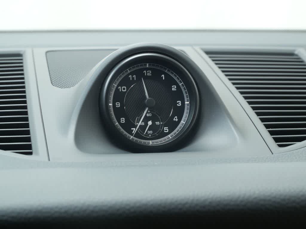 Thumbnail: 2025 Porsche Macan - 22